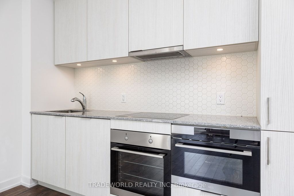 Photo of 158 Front Street E #2015, Toronto, ON M5A 0K9 (MLS # C12495416)