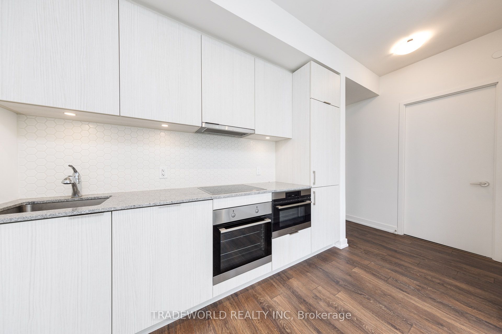 158 Front Street E 2015