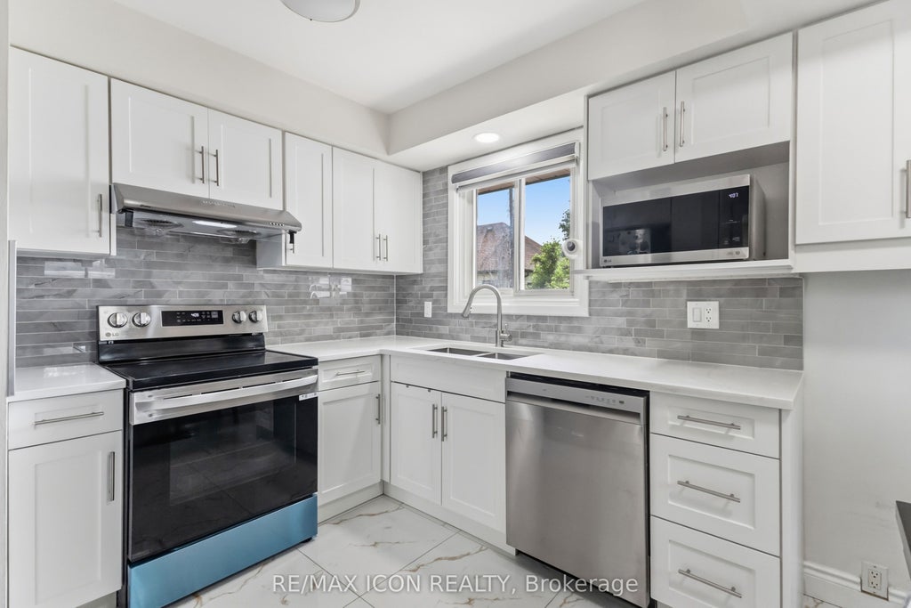 Photo of 145 Gladstone Avenue, London South, ON N5Z 3R7 (MLS # X13477554)