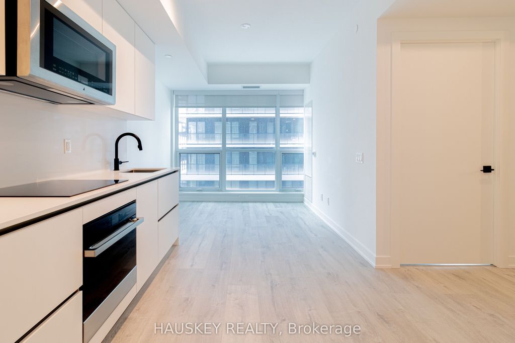 Photo of 327 King Street W #3004, Toronto, ON M5V 1J5 (MLS # C12356170)