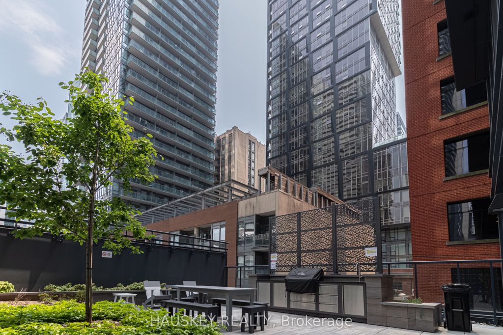 Photo of 327 King Street W #3004, Toronto, ON M5V 1J5 (MLS # C12356170)