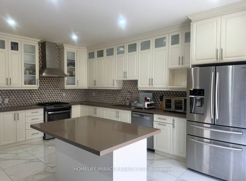 30 Midnightsun Trail Upper Brampton ON L6R 3K3