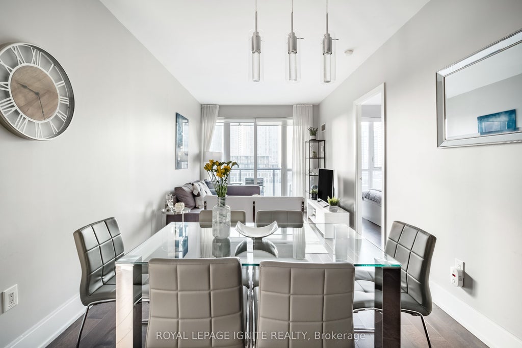 Photo of 560 Front Street W #828, Toronto, ON M5V 1C1 (MLS # C13876416)