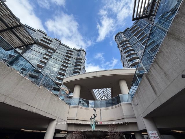 33 Cox Boulevard 825