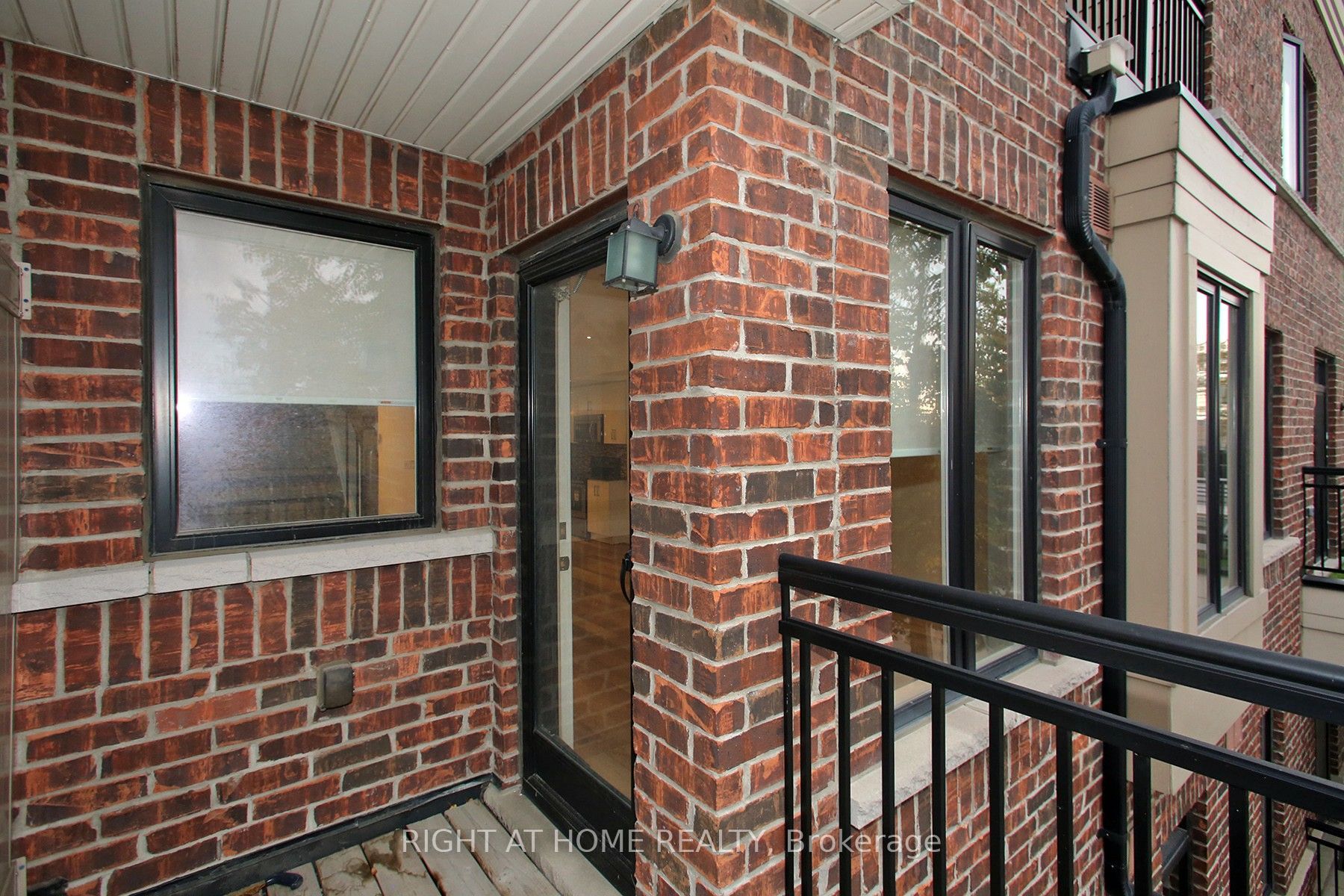 50 Carnation Avenue 147