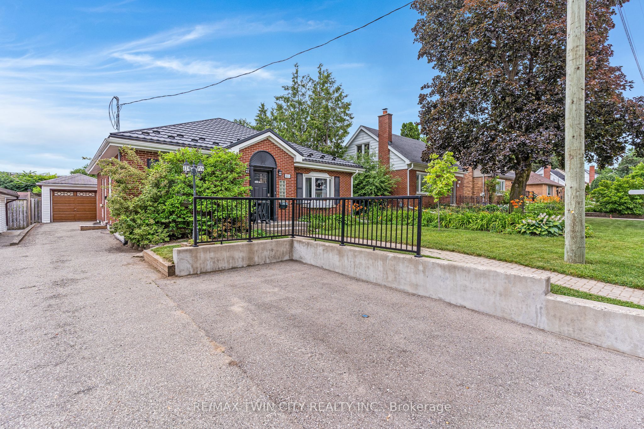 805 Rockway Drive