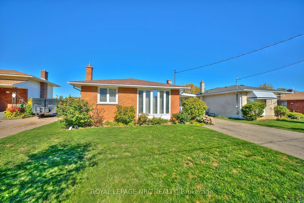 Photo of 73 ROEHAMPTON Avenue, St. Catharines, ON L2M 6B7 (MLS # X12469466)