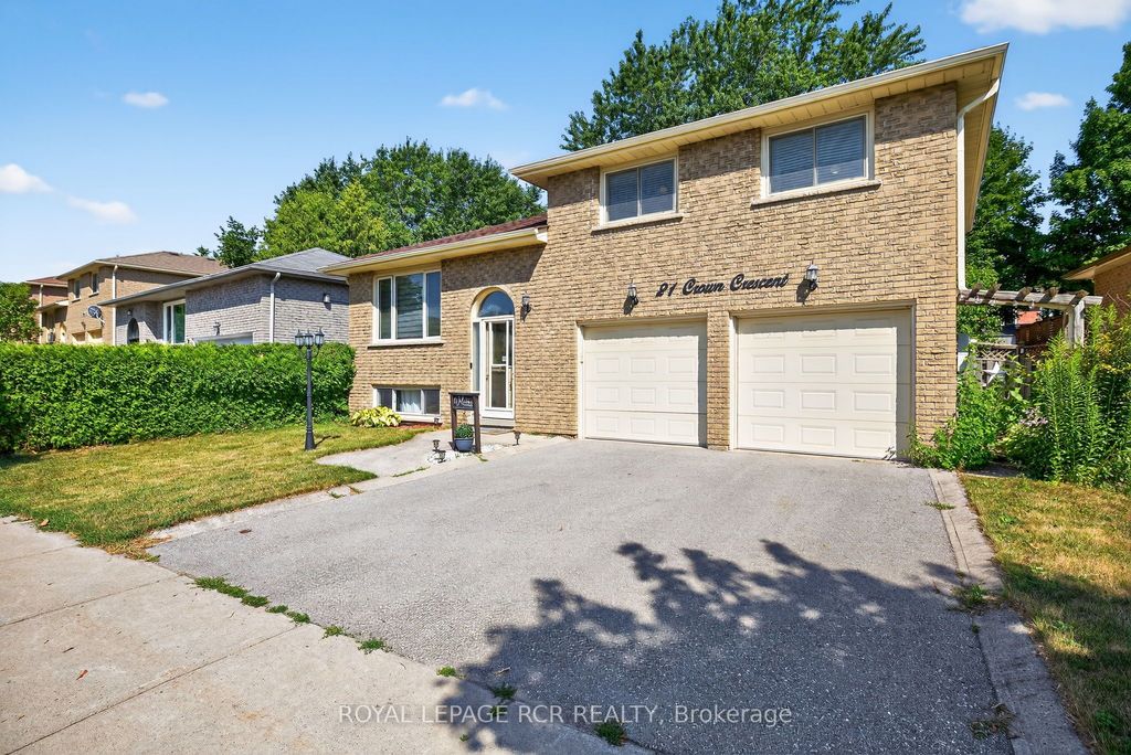 Photo of 21 Crown Crescent, Bradford West Gwillimbury, ON L3Z 2M7 (MLS # N12450610)