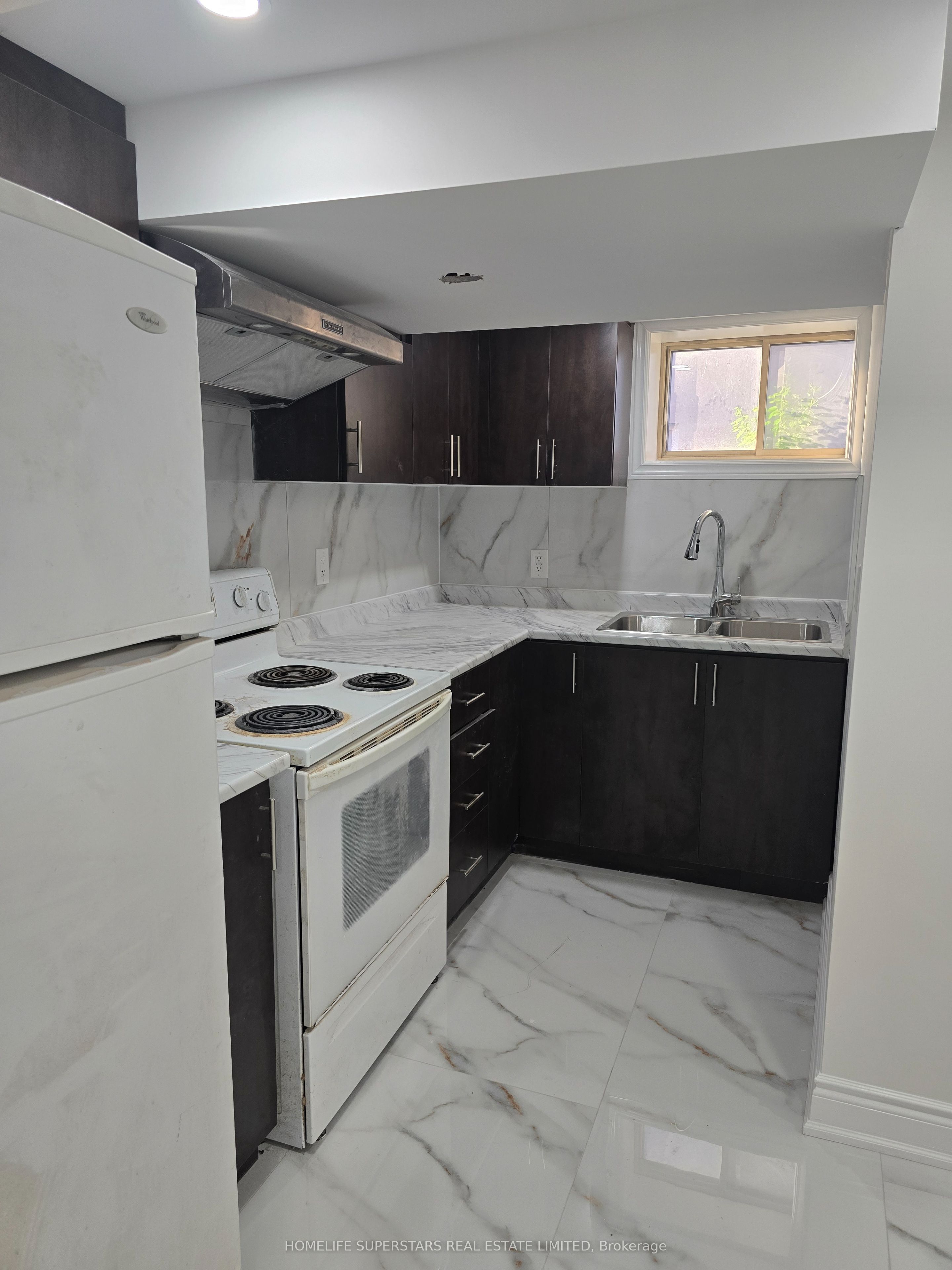 918 Islington (Bsmnt) Avenue