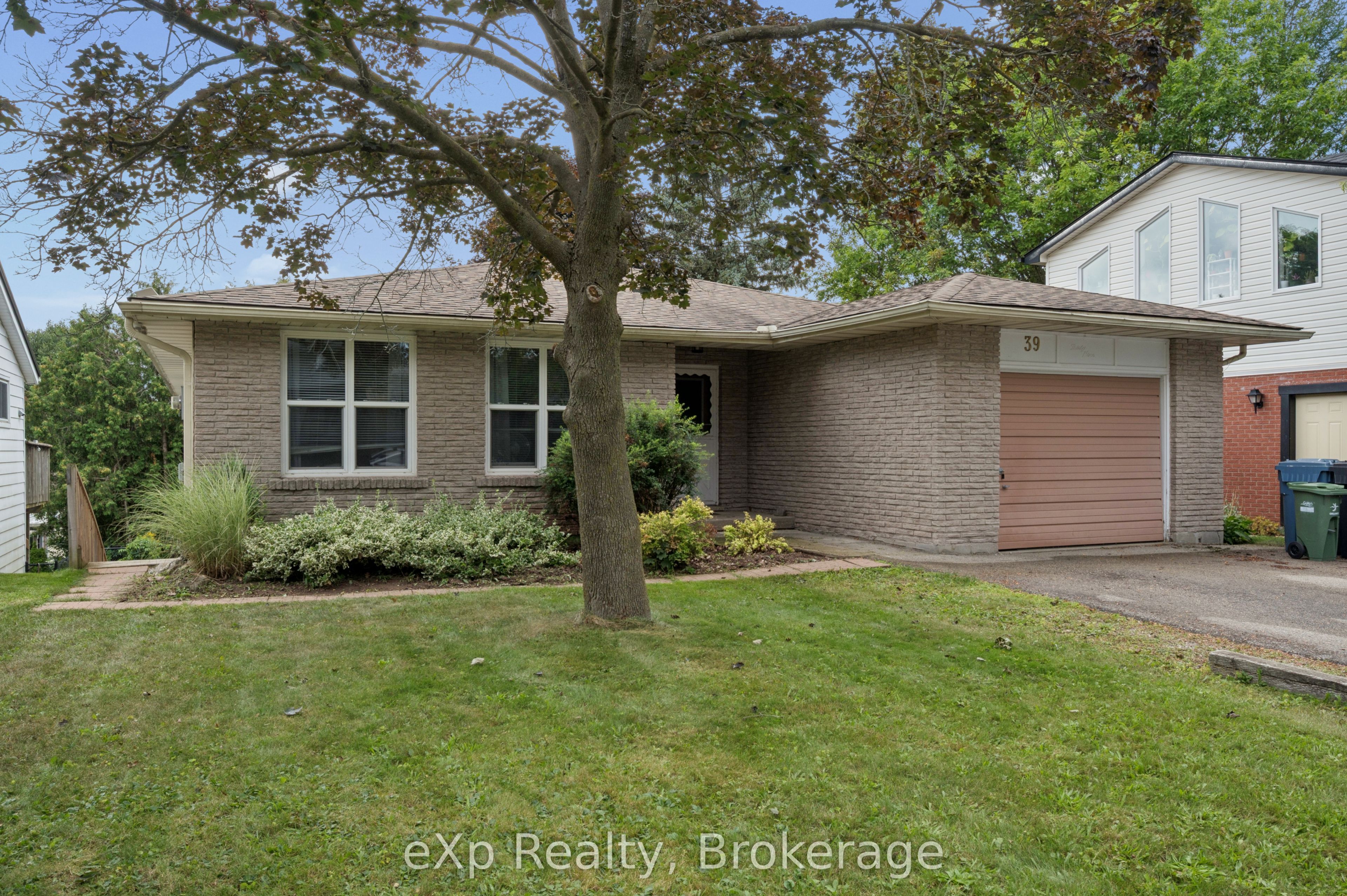 39 Keats Crescent