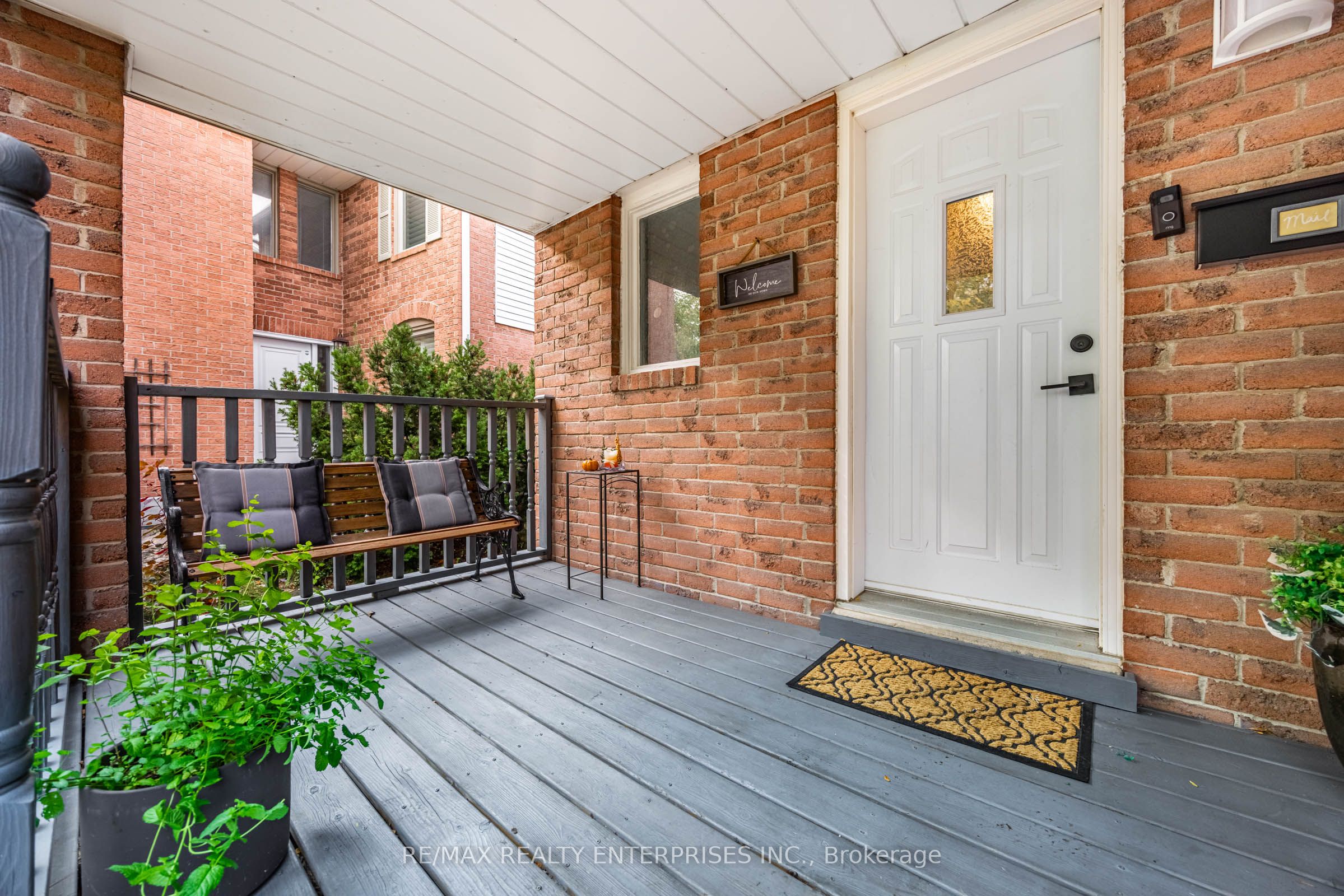 1036 Bridlewood Trail