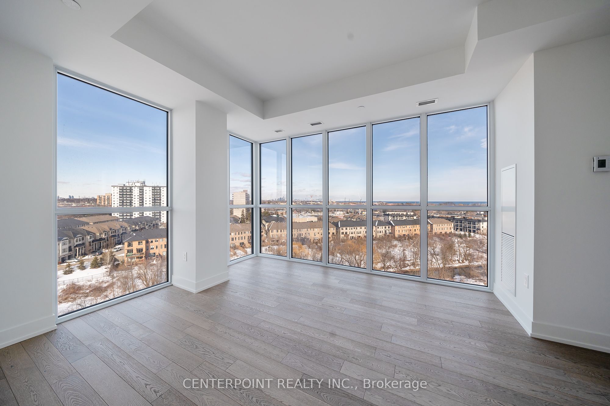 1063 Douglas Mccurdy Common 1102