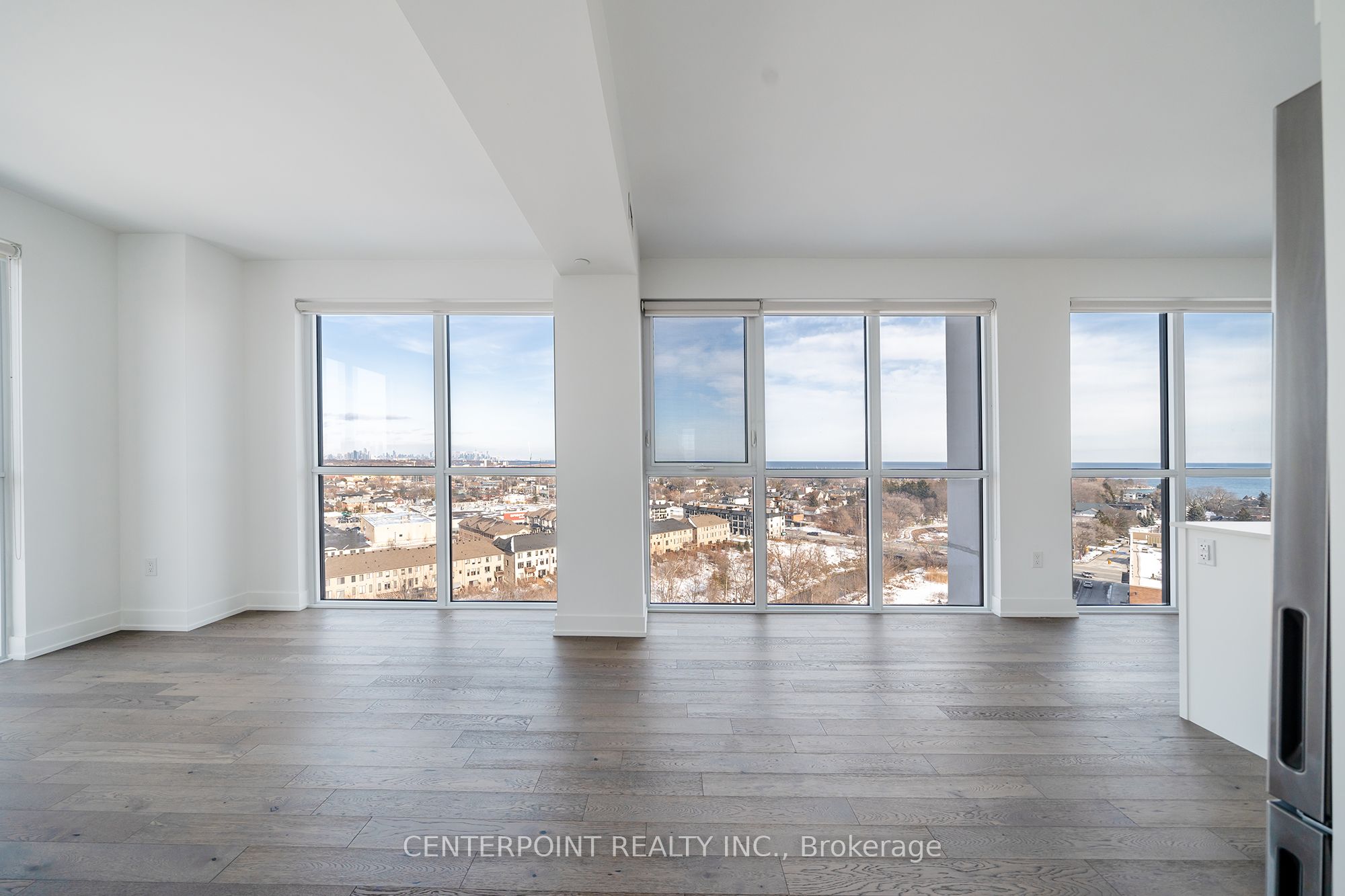 1063 Douglas Mccurdy Common 1102