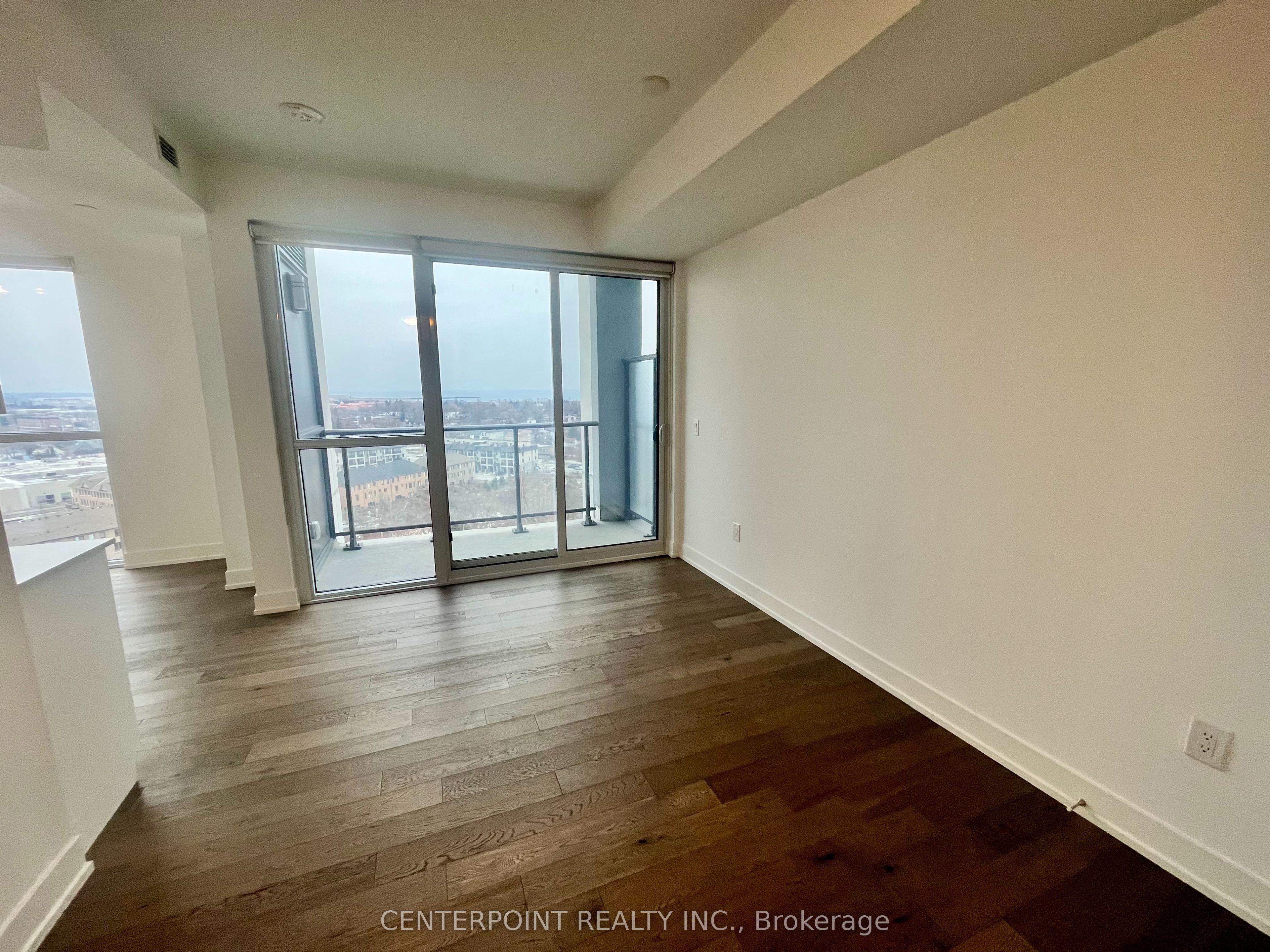 1063 Douglas Mccurdy Common 1102