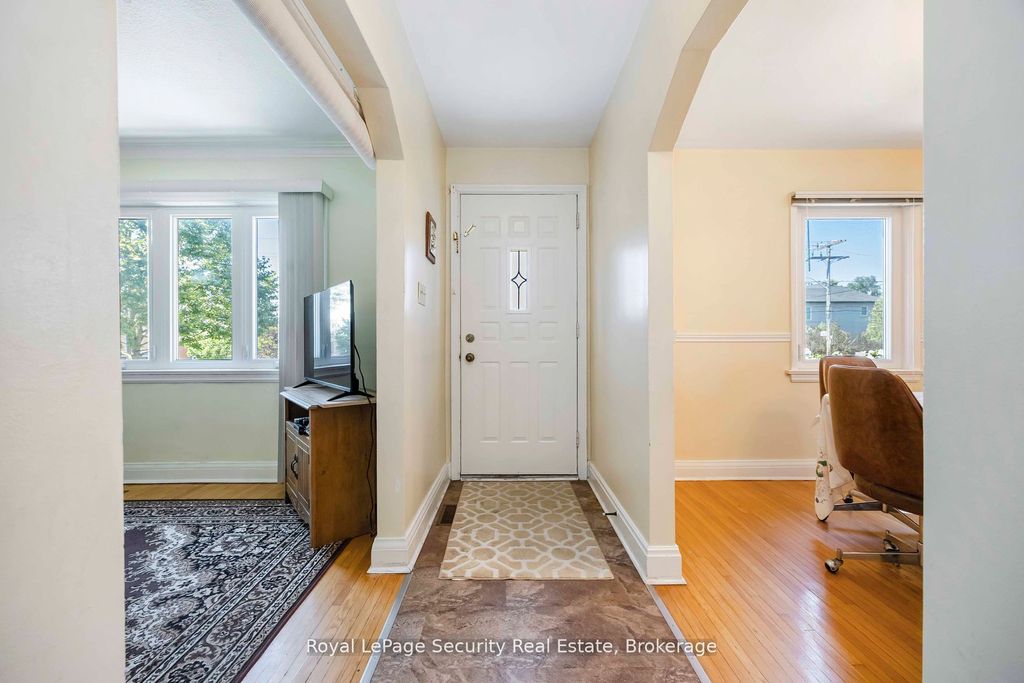Photo of 405 Rustic Road, Toronto, ON M6L 1W8 (MLS # W12354258)