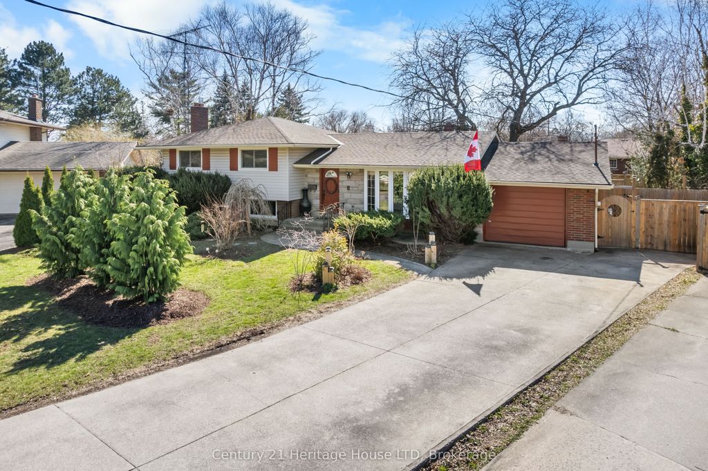 Photo of 8 Saturn Court, St. Catharines, ON L2M 2T1 (MLS # X12988802)