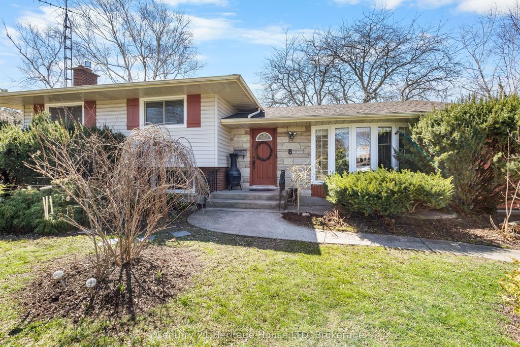 Photo of 8 Saturn Court, St. Catharines, ON L2M 2T1 (MLS # X12988802)