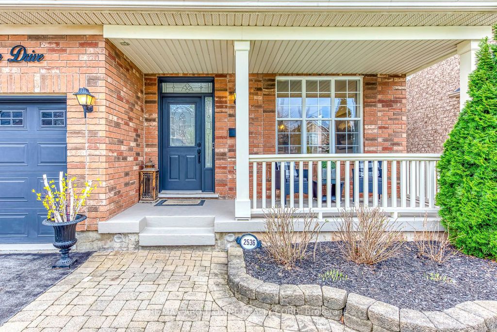 Photo of 2536 Bracken Drive, Oakville, ON L6M 4R7 (MLS # W13018064)