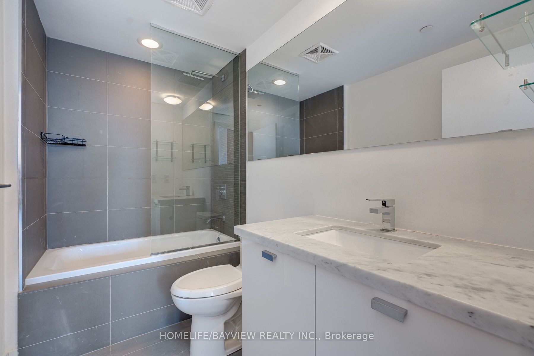 32 Davenport Road 703