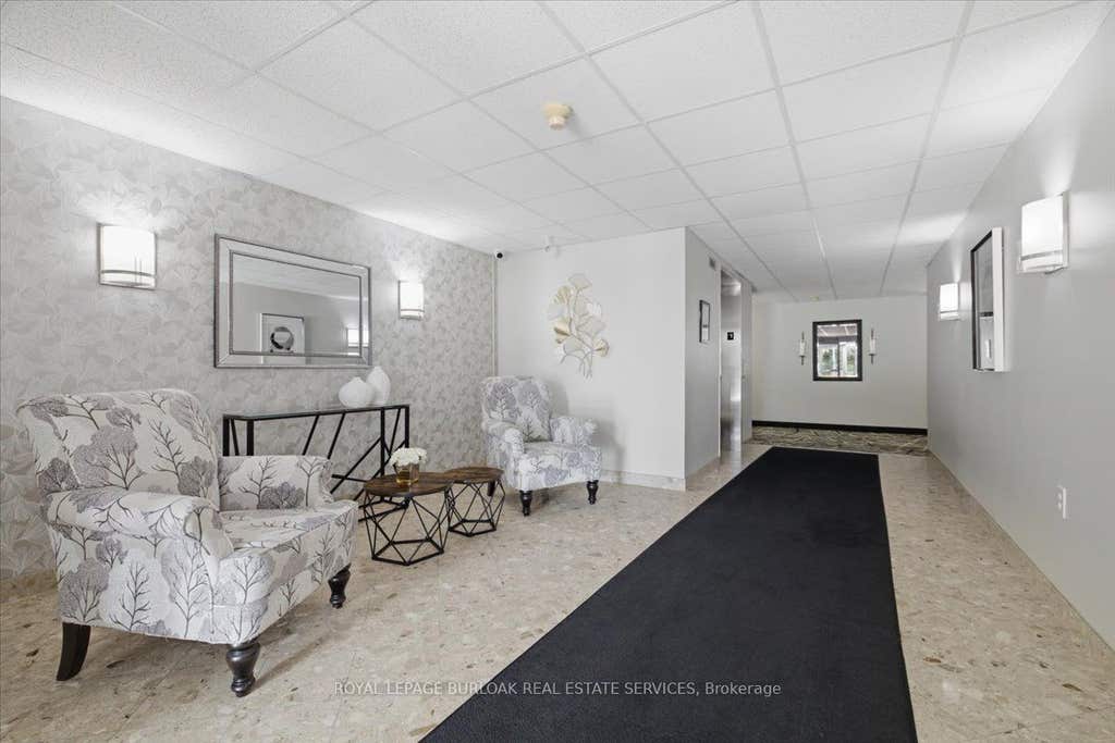 Photo of 216 Plains Road W #E305, Burlington, ON L7T 4K8 (MLS # W13653006)