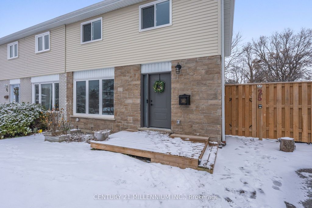 Photo of 25 Davenport Crescent, Brampton, ON L6T 3L5 (MLS # W12617330)