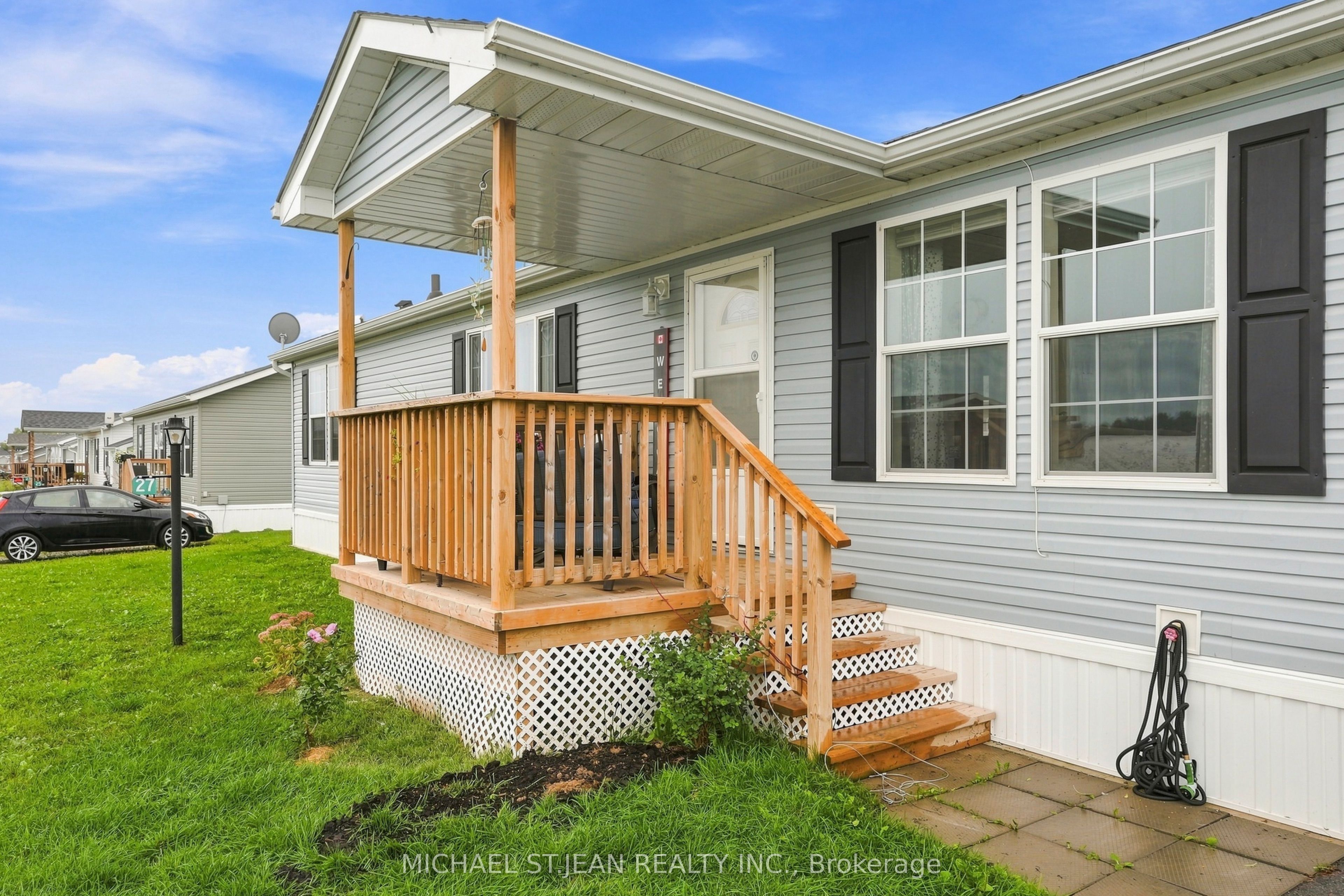 27 Hickory Hollow