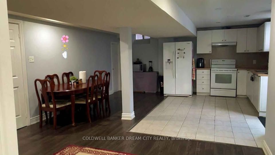 24 Tangleridge Boulevard