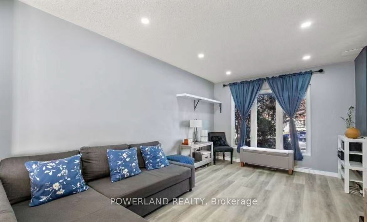 1200 Kingsholm Drive Upper Unit