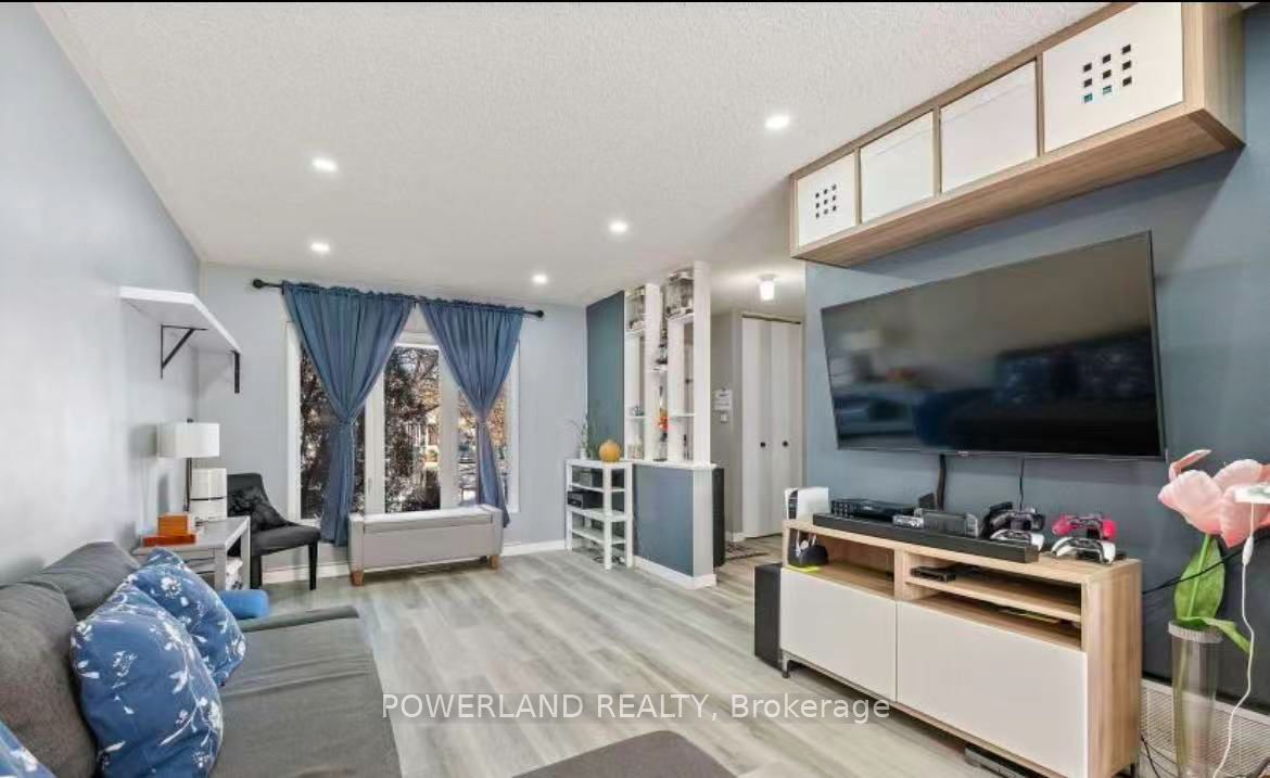 1200 Kingsholm Drive Upper Unit