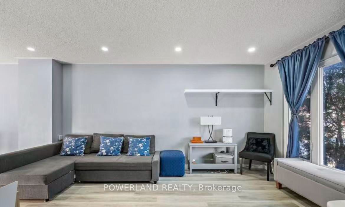 1200 Kingsholm Drive Upper Unit