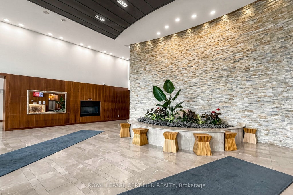 Photo of 225 Webb Drive #603, Mississauga, ON L5B 4P2 (MLS # W13807538)