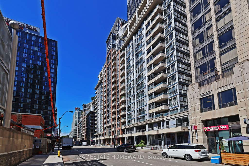 Photo of 250 Wellington Street W #PH31, Toronto, ON M5V 3P6 (MLS # C13690816)