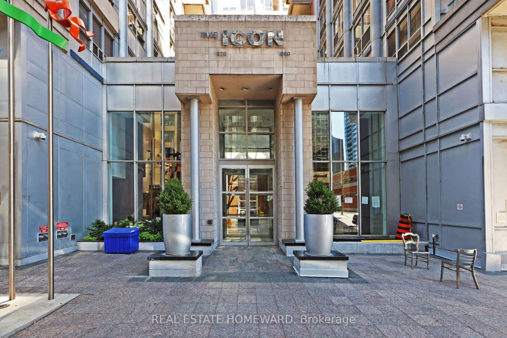 Photo of 250 Wellington Street W #PH31, Toronto, ON M5V 3P6 (MLS # C13690816)
