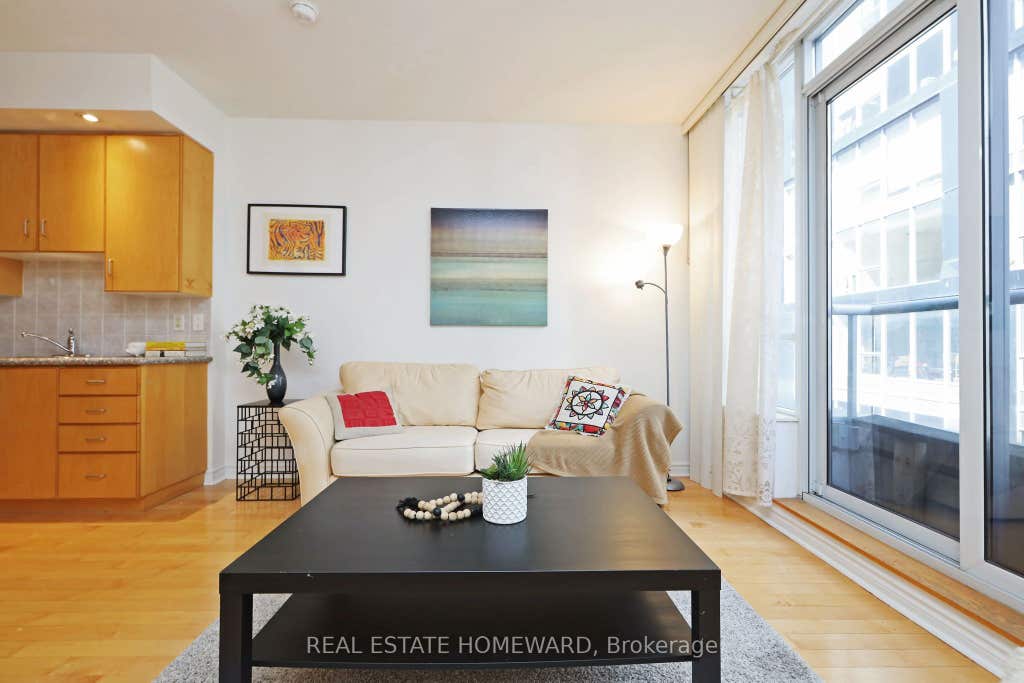 Photo of 250 Wellington Street W #PH31, Toronto, ON M5V 3P6 (MLS # C13690816)