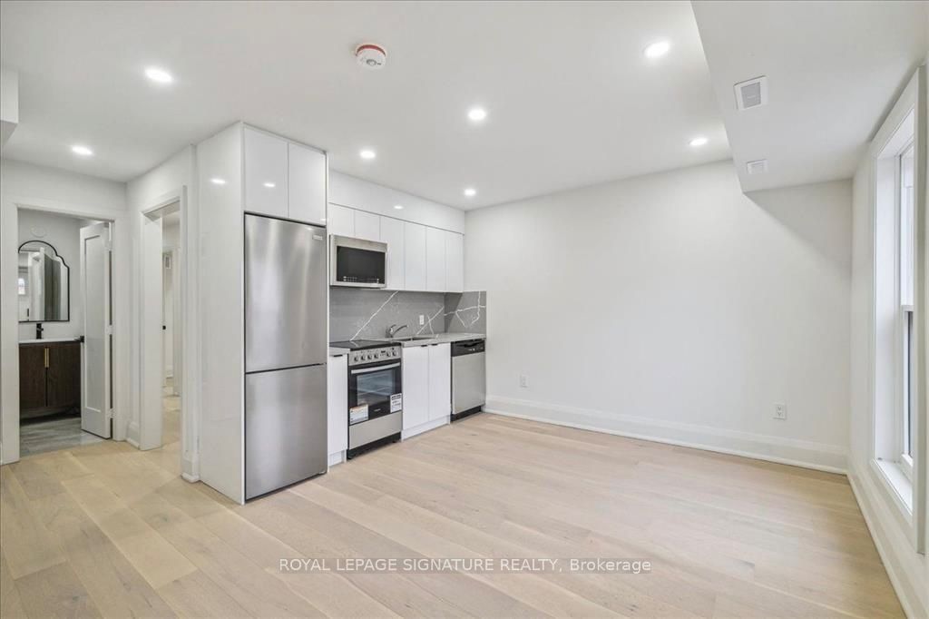 202 Perth Avenue Main