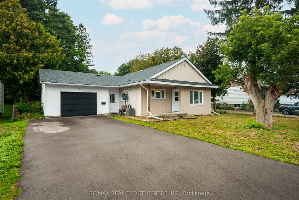 Photo of 23 Third Street, Orangeville, ON L9W 2B2 (MLS # W13778268)