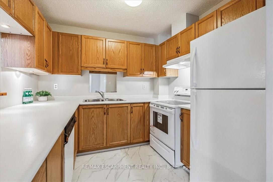 4140 Foxwood Drive 1102