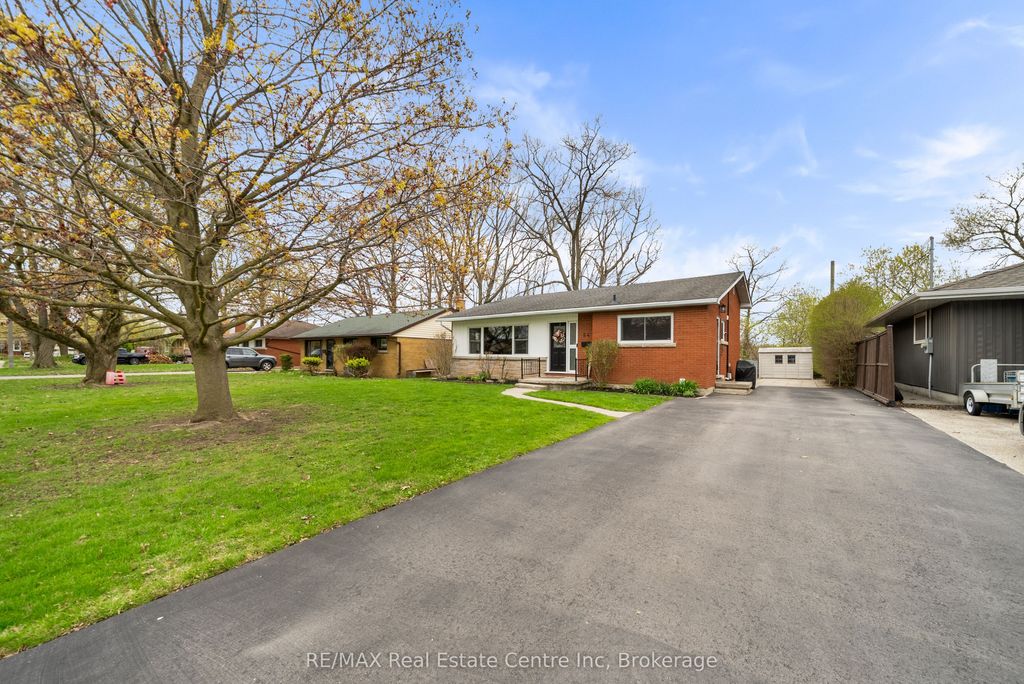 Photo of 54 Highman Avenue, Cambridge, ON N1R 3L7 (MLS # X13100240)