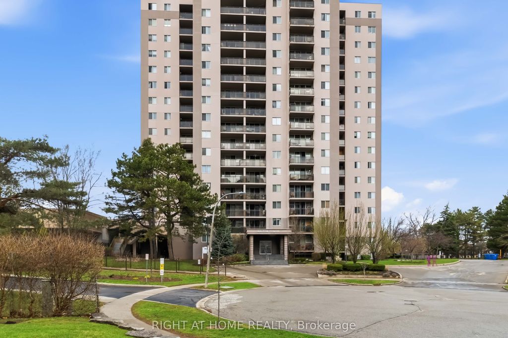 Photo of 975 Warwick Court #1706, Burlington, ON L7T 3Z7 (MLS # W13002246)