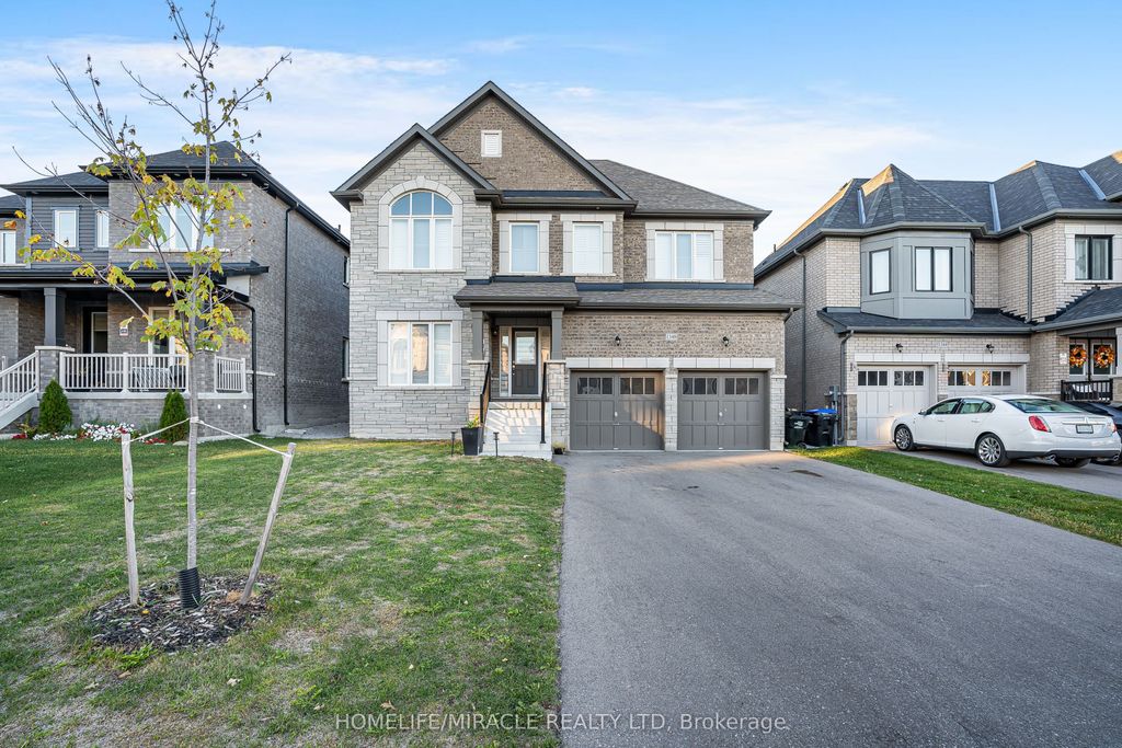 Photo of 1348 Harrington Street, Innisfil, ON L0L 1W0 (MLS # N13056054)