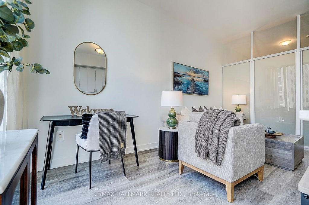 Photo of 426 University Avenue #2009, Toronto, ON M5G 1S9 (MLS # C13750436)