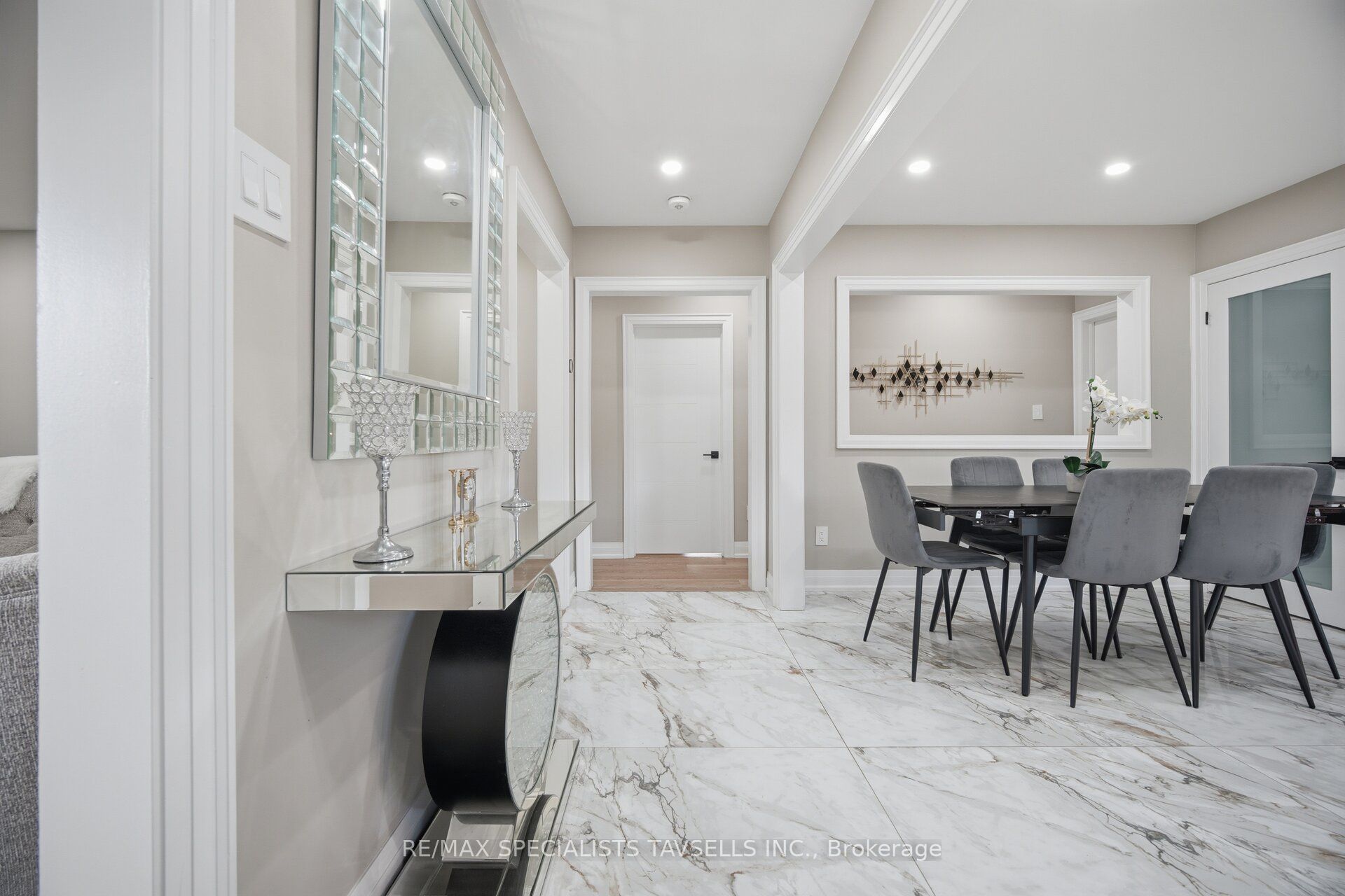 6 Maple Grove Road