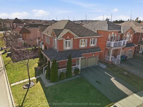 42 Delphinium Way Brampton ON L7A 0N4