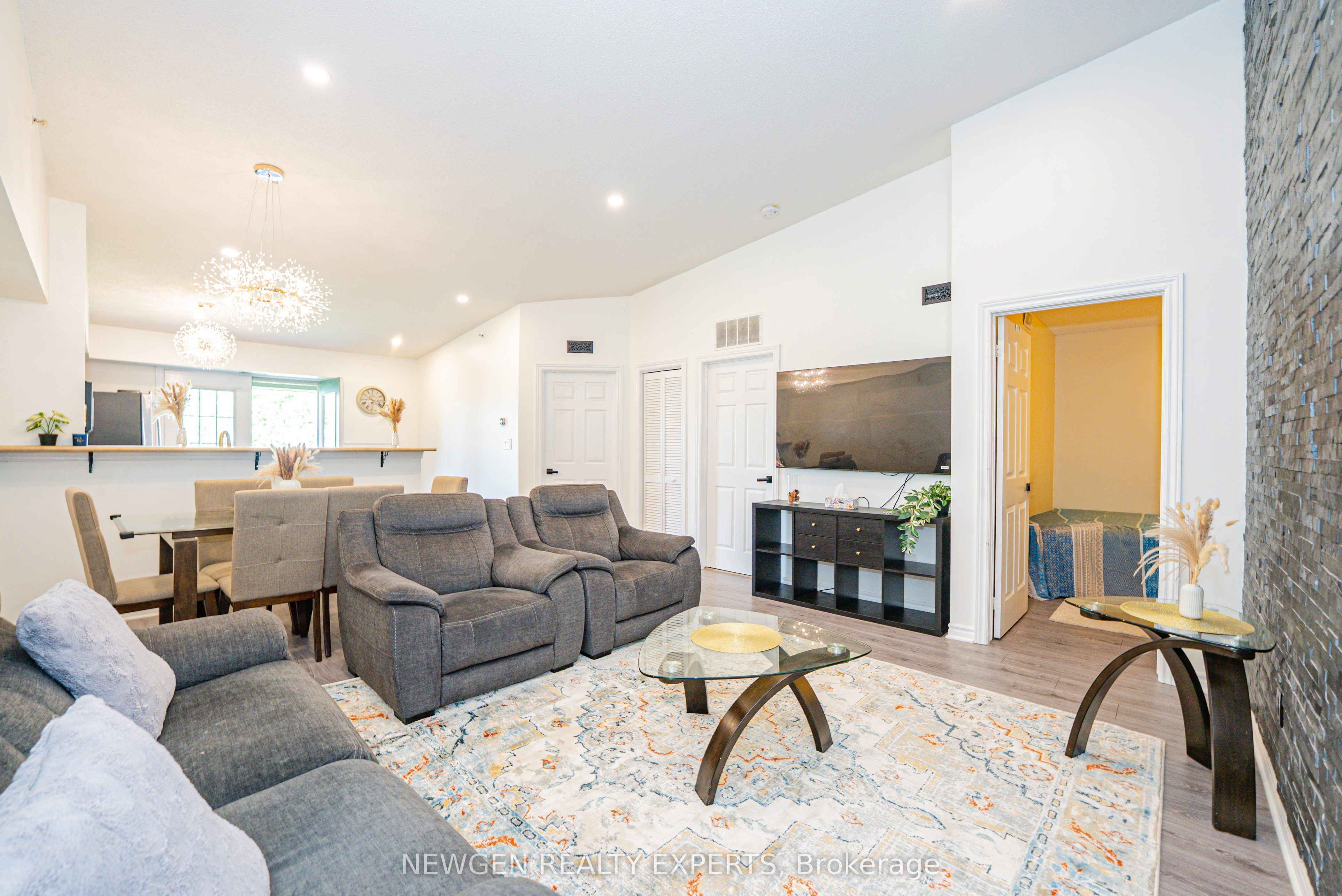 1479 Maple Avenue 405