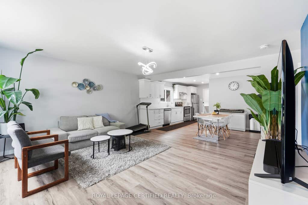 Photo of 18 Coventry Street, St. Catharines, ON L2R 6X7 (MLS # X13579886)