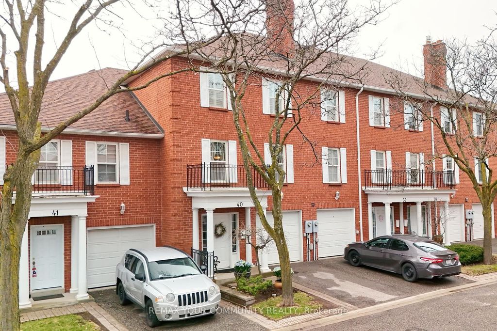 Photo of 40 Stornwood Court NE #40, Brampton, ON L6W 4H5 (MLS # W12999226)