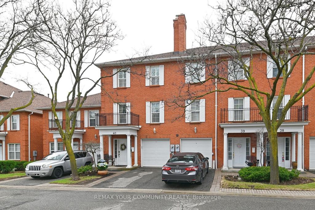 Photo of 40 Stornwood Court NE #40, Brampton, ON L6W 4H5 (MLS # W12999226)