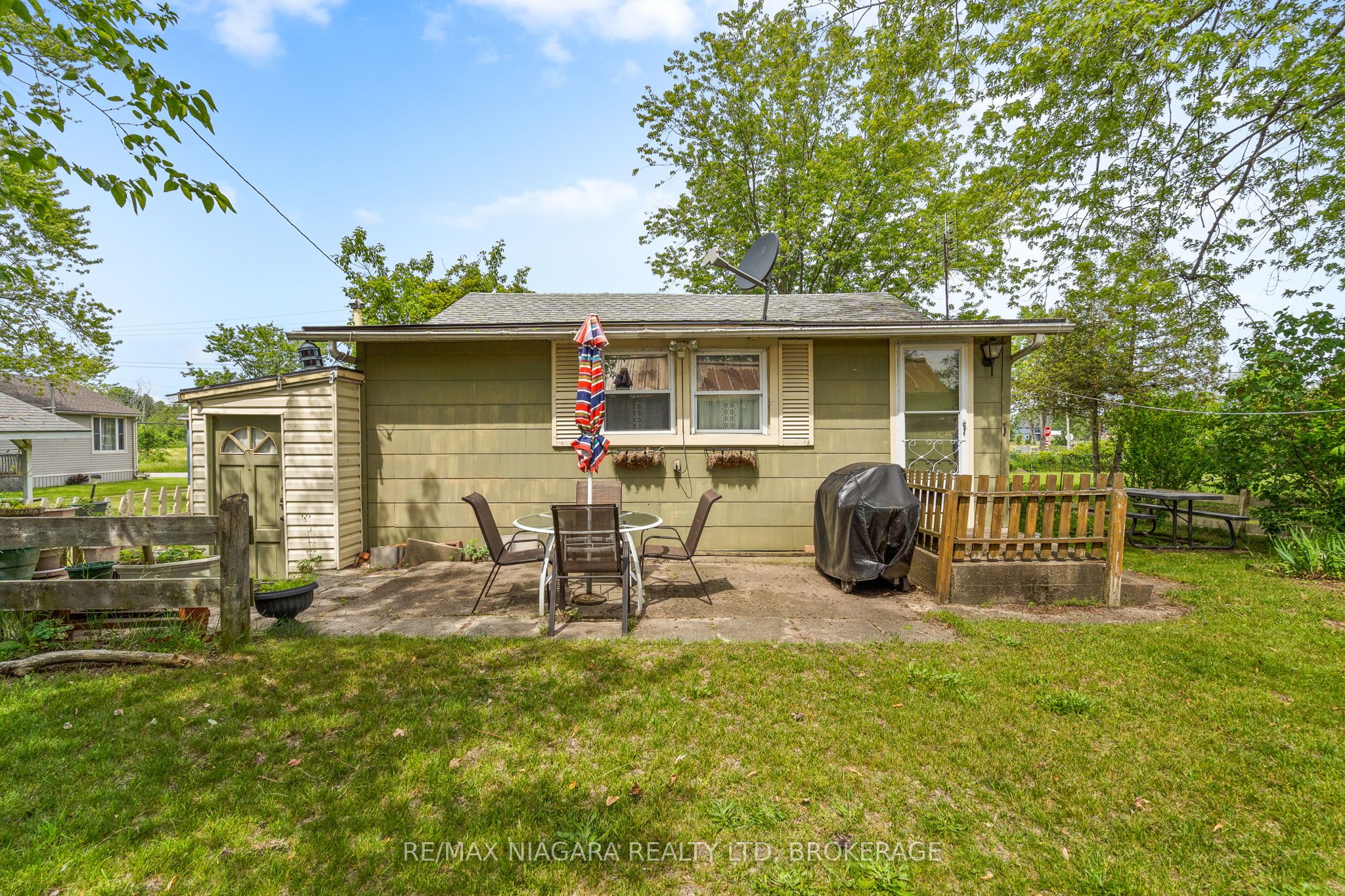 12211 Lakeshore Road