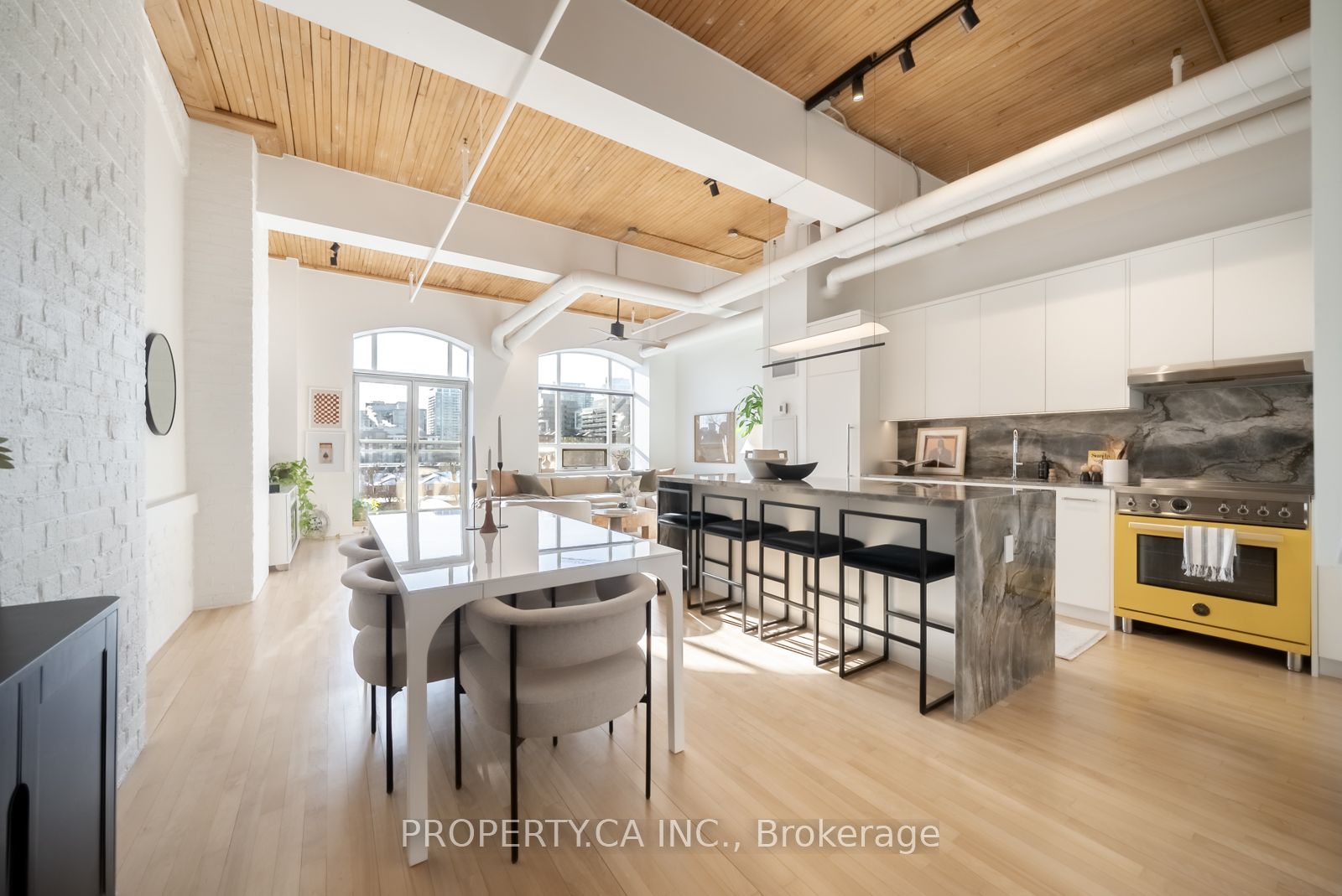 993 Queen Street W 409