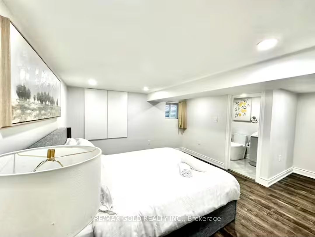 1749 wembury Road Lower